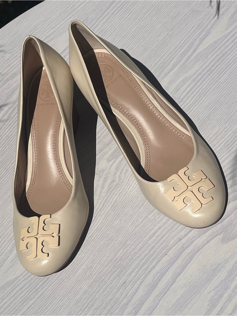 Tory Burch Cream Leather Wedge Pumps with Logo Medallion - Picture 12 of 12